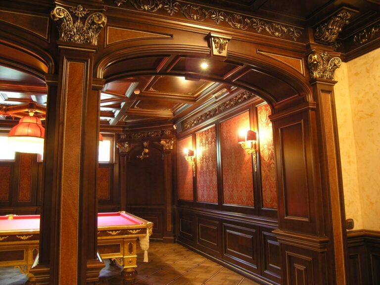 Оформление входа в бильярдную арками после ремонта в доме