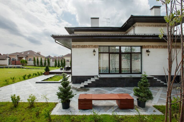 Реальное фото построенного дома – вид справа