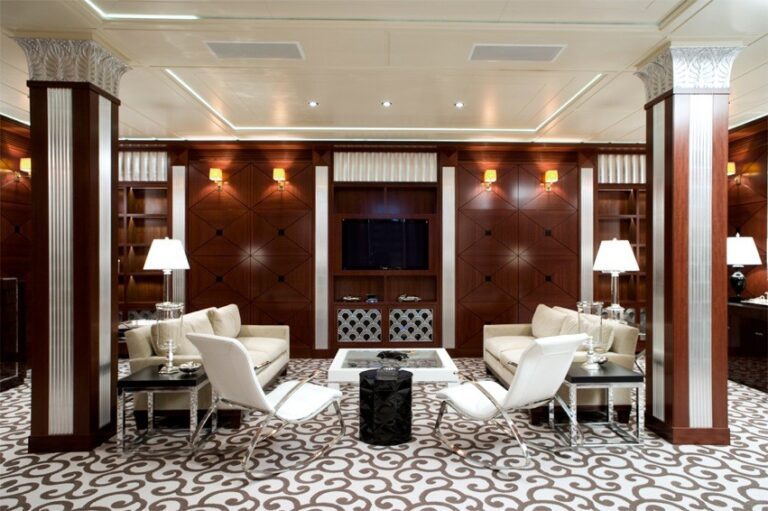 Симметричная зона отдыха в оформлении гостиной