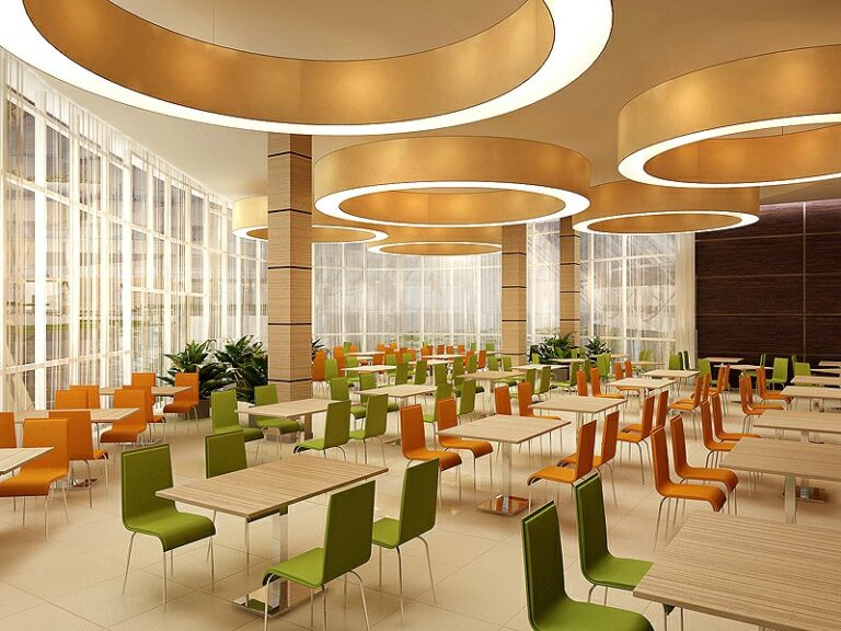 Дизайна кафе в офисном центре с зелеными и оранжевыми стульями