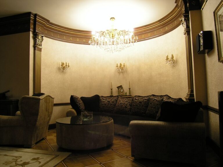 Дизайн гостиной после ремонта с эркером