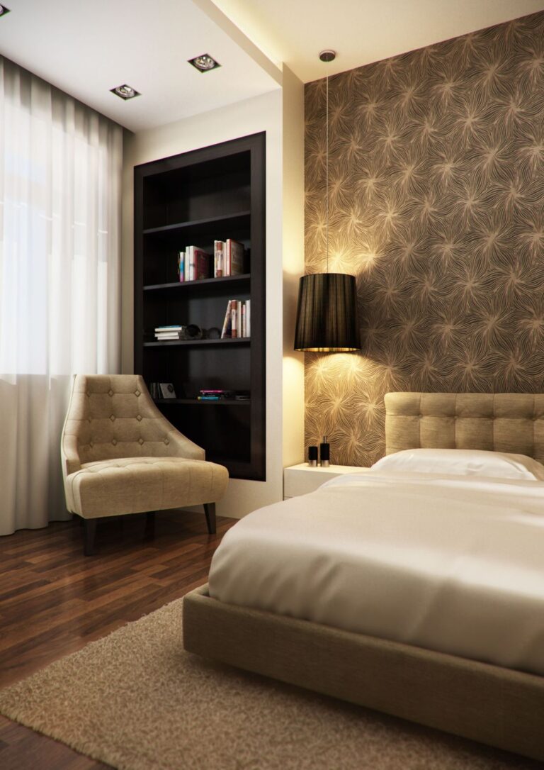 Интерьер спальни в черно-золотистых тонах с эффектными большими лампами