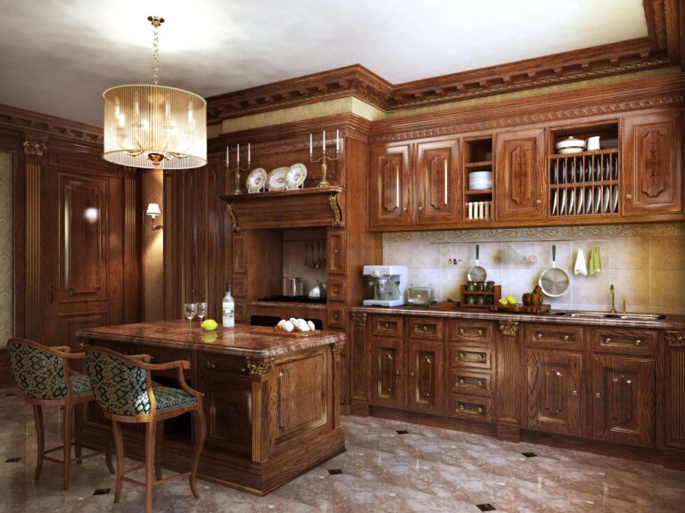 Солидный дизайн кухни с мраморными столешницами