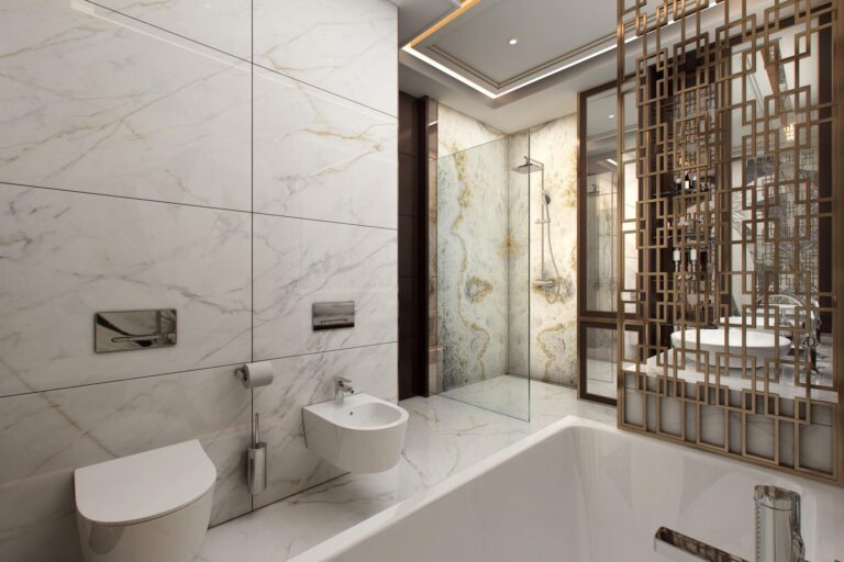 Дизайнерская ажурная перегородка в интерьере мраморной туалетной комнаты