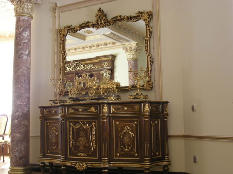 Готовый ремонт дома с инкрустированной мебелью