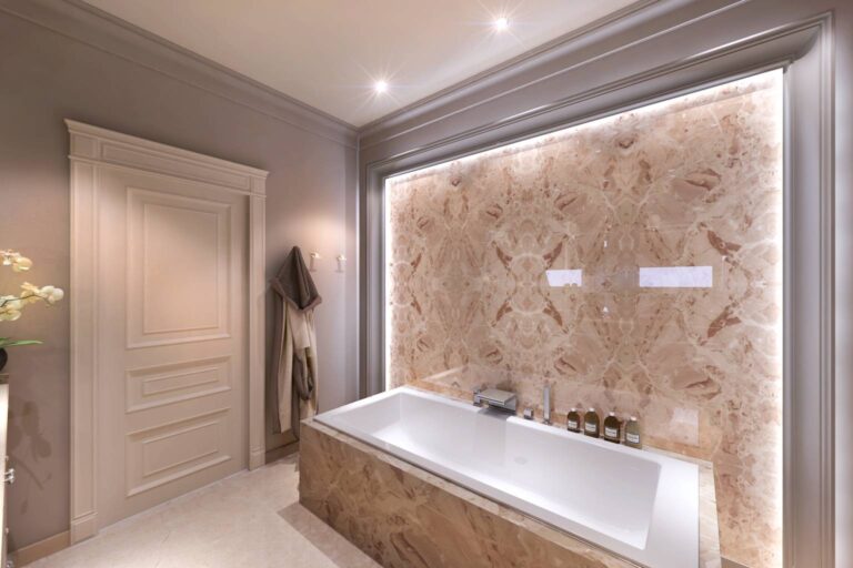 Отделка сантехники бежевым камнем в интерьере ванной