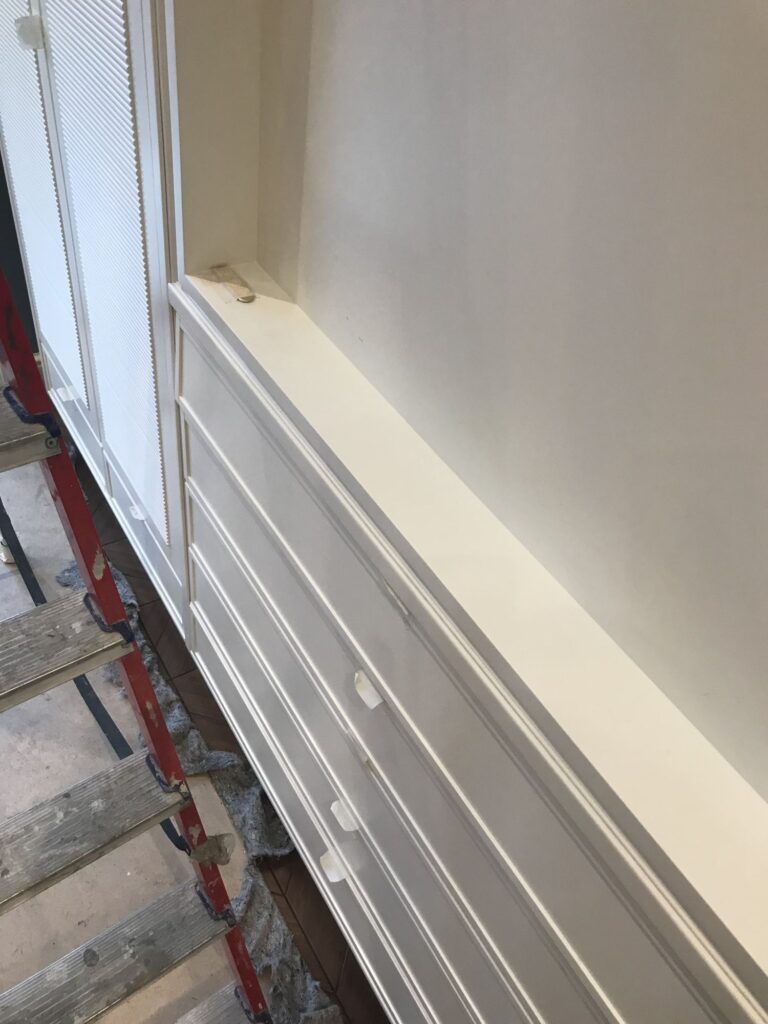 Дизайн-проект квартиры со встроенными шкафами и ящиками