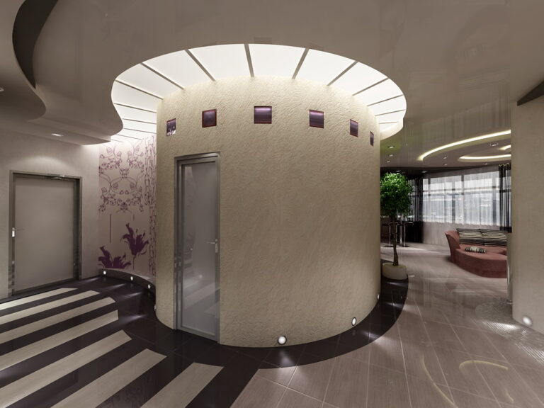 Фигурный дизайн прихожей в бело-фиолетовых тонах