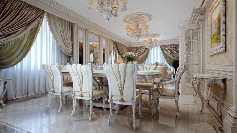 Светлая гостиная с потолком, декорированным лепниной