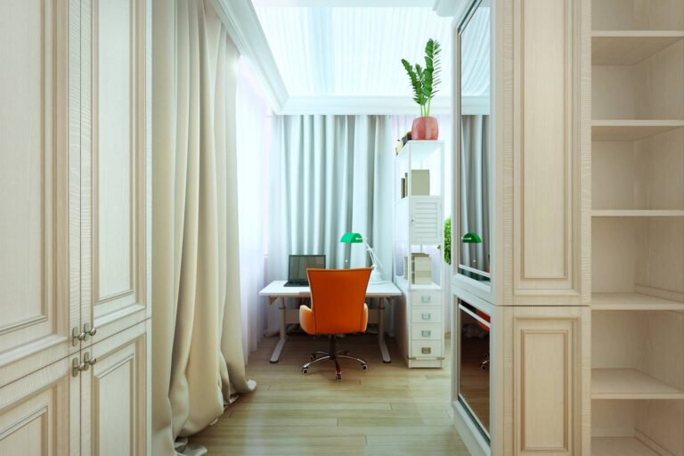 Стильный интерьер детской с белым письменным столом