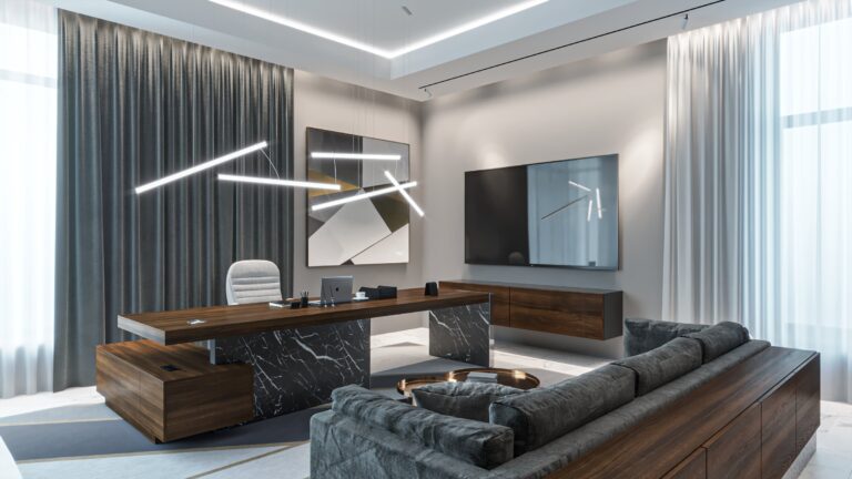 Интерьер кабинета в серо-коричневых оттенках