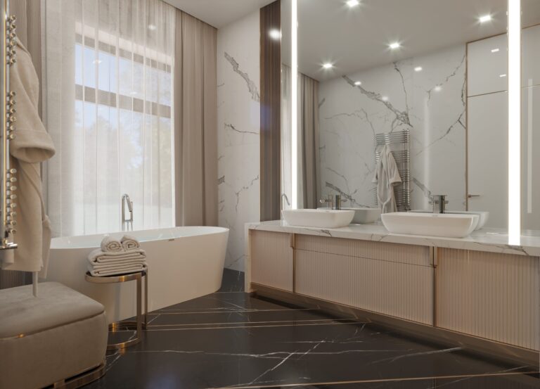 Ванная комната с ванной у окна