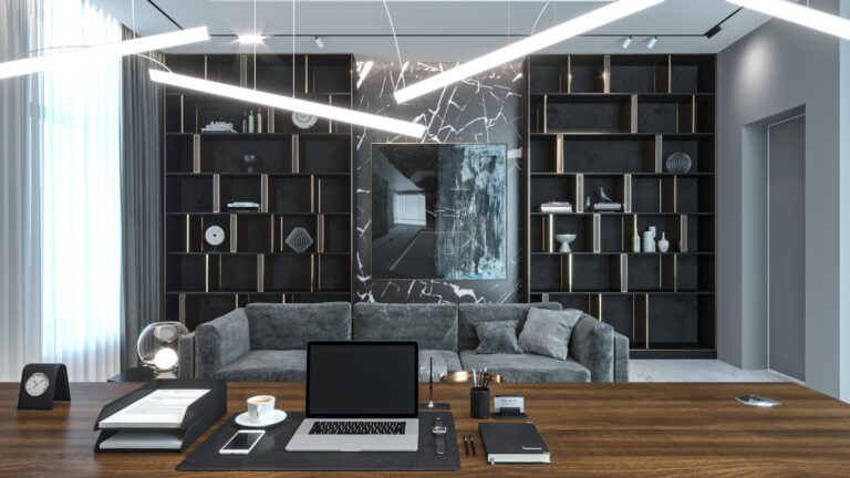 Большие декоративные полки в интерьере кабинета