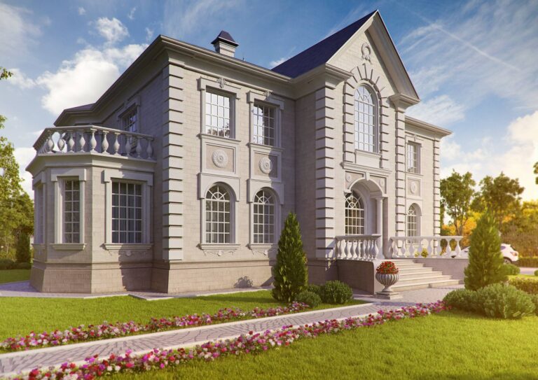 Передний фасад из отделки кремового цвета с высоким крыльцом и арочными окнами