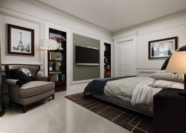 Оформление светлой спальни в классическом стиле