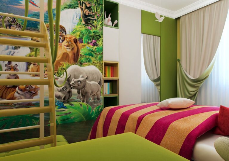 Дизайн детской комнаты в очень ярких тонах