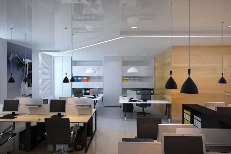 Фото дизайна рабочего места офиса в светлом тоне