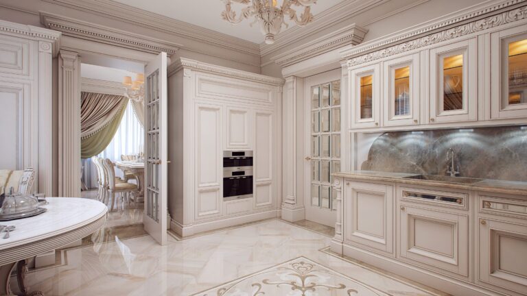 Белая классическая кухня со шкафом со встроенной техникой