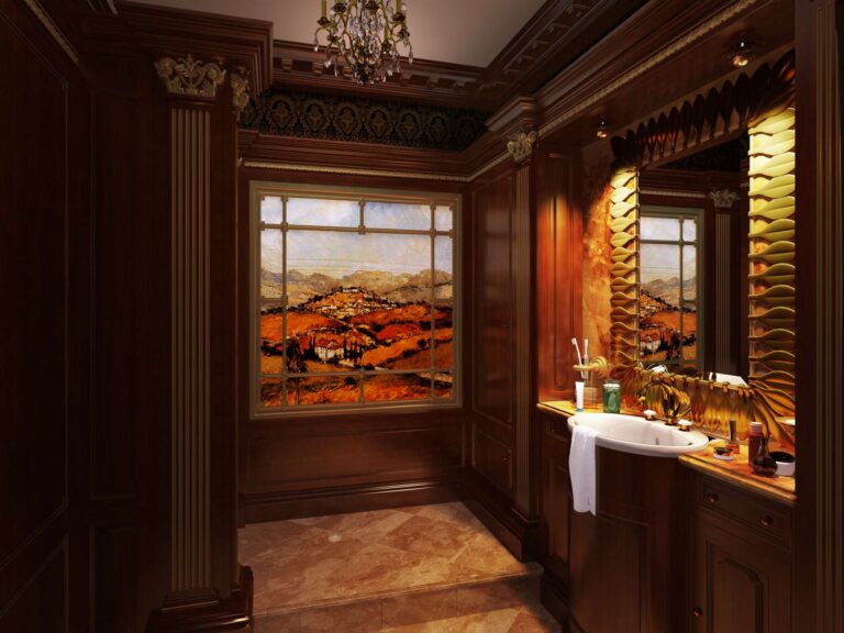 Витраж и полуколонны из дерева в классическом интерьере ванной комнаты