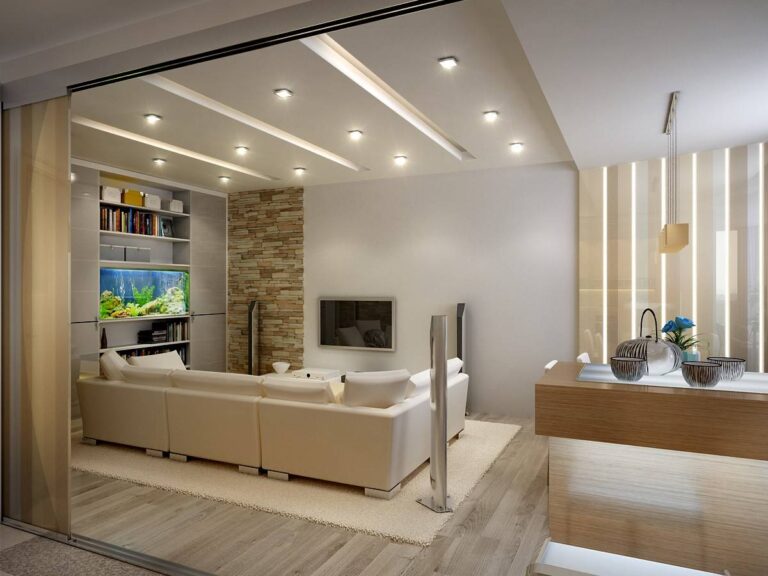 Дизайн гостиной в бежевых тонах с яркой потолочной подсветкой