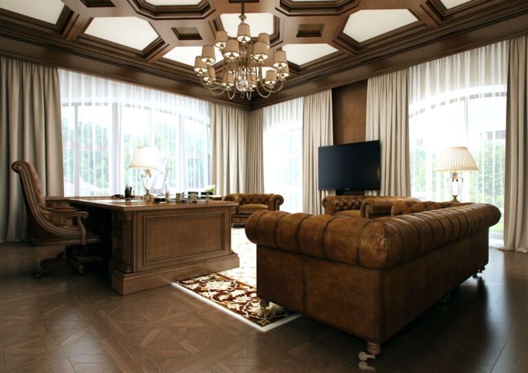 Обстановка классического кабинета с декорированным потолком