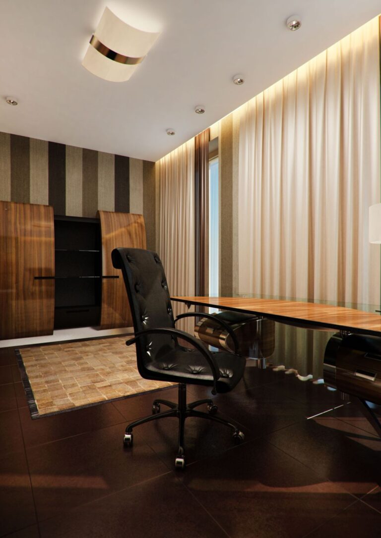 Светлые шторы с коричневыми вставками в дизайне уютного рабочего кабинета