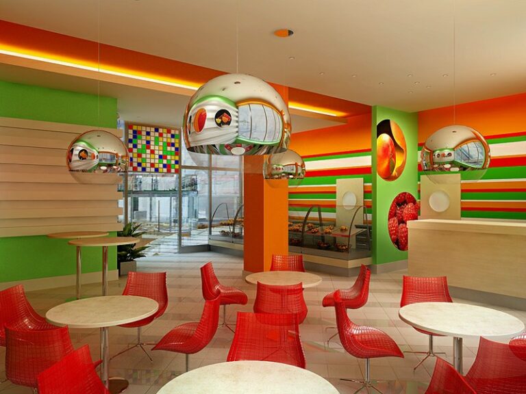Офисный центр с ярким дизайном интерьера ресторана