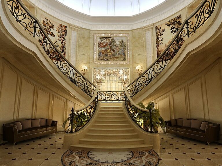 Дизайн холла с эффектной мозаикой перед лестницей