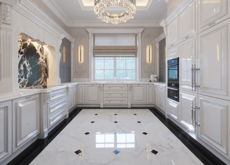 Интерьер кухни с классическими фасадами